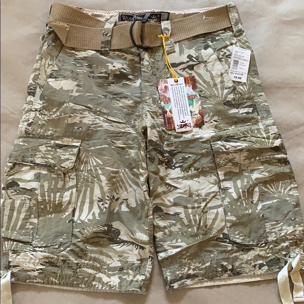 Men’s cargo shorts size 30